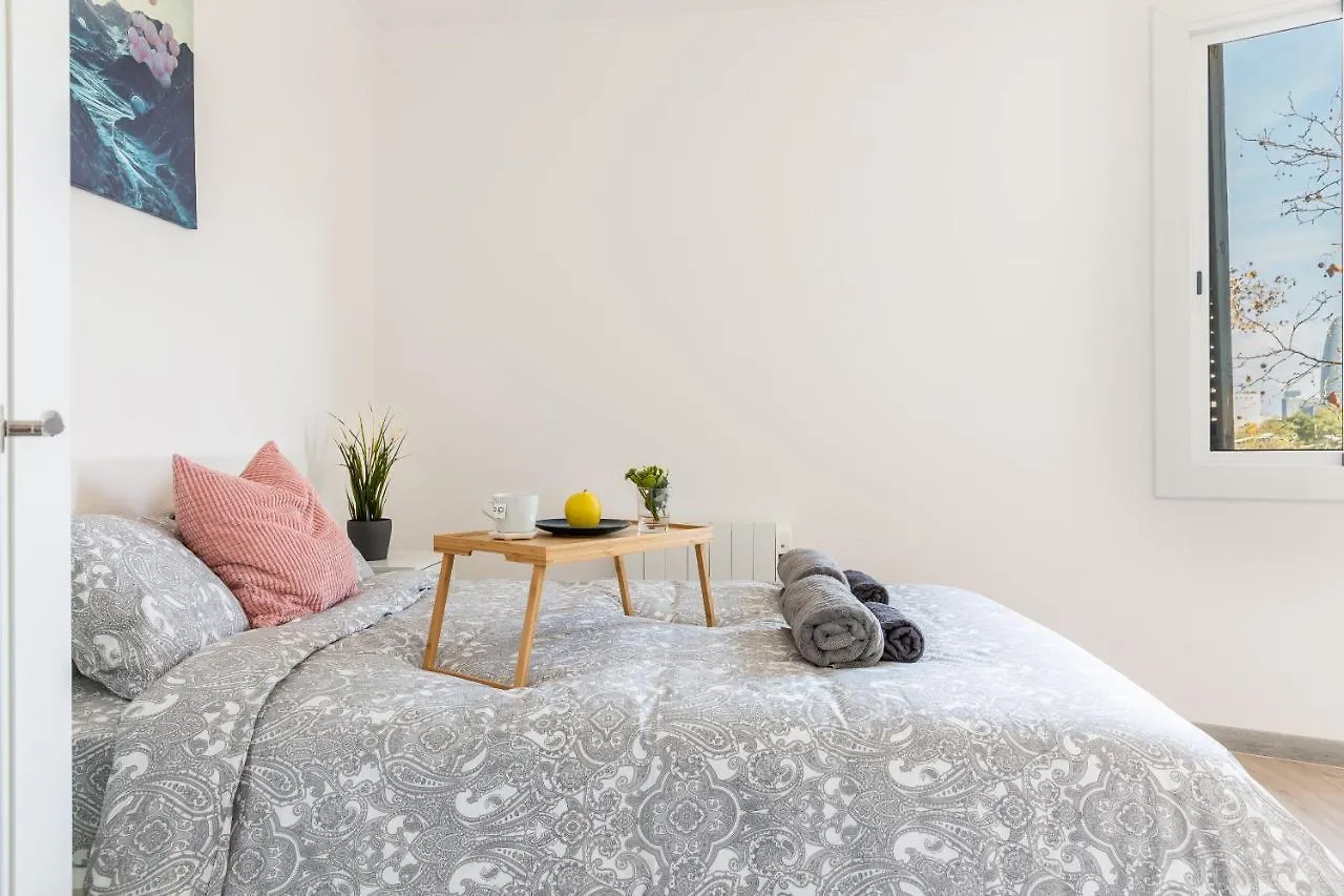 3Br - 2Bh Apartment With Nice Sagrada Familia Views
