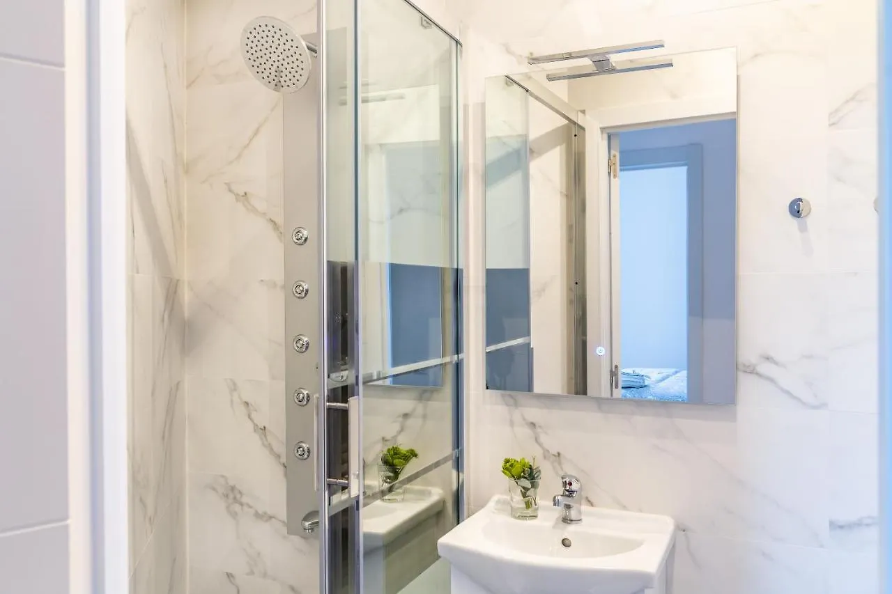 3Br - 2Bh Apartment With Nice Sagrada Familia Views 0*, Barcelona