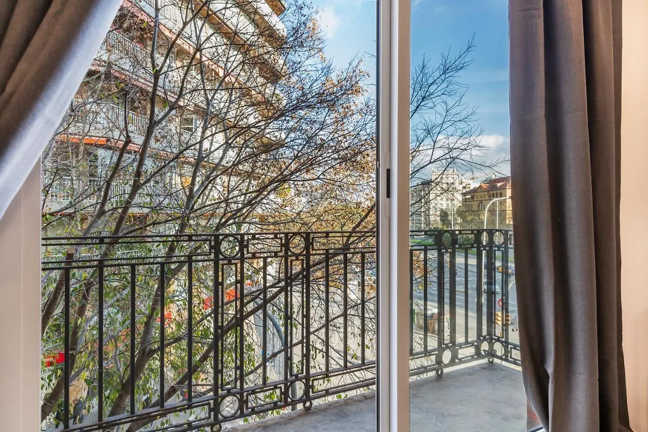 3Br - 2Bh Apartment With Nice Sagrada Familia Views Barcelona